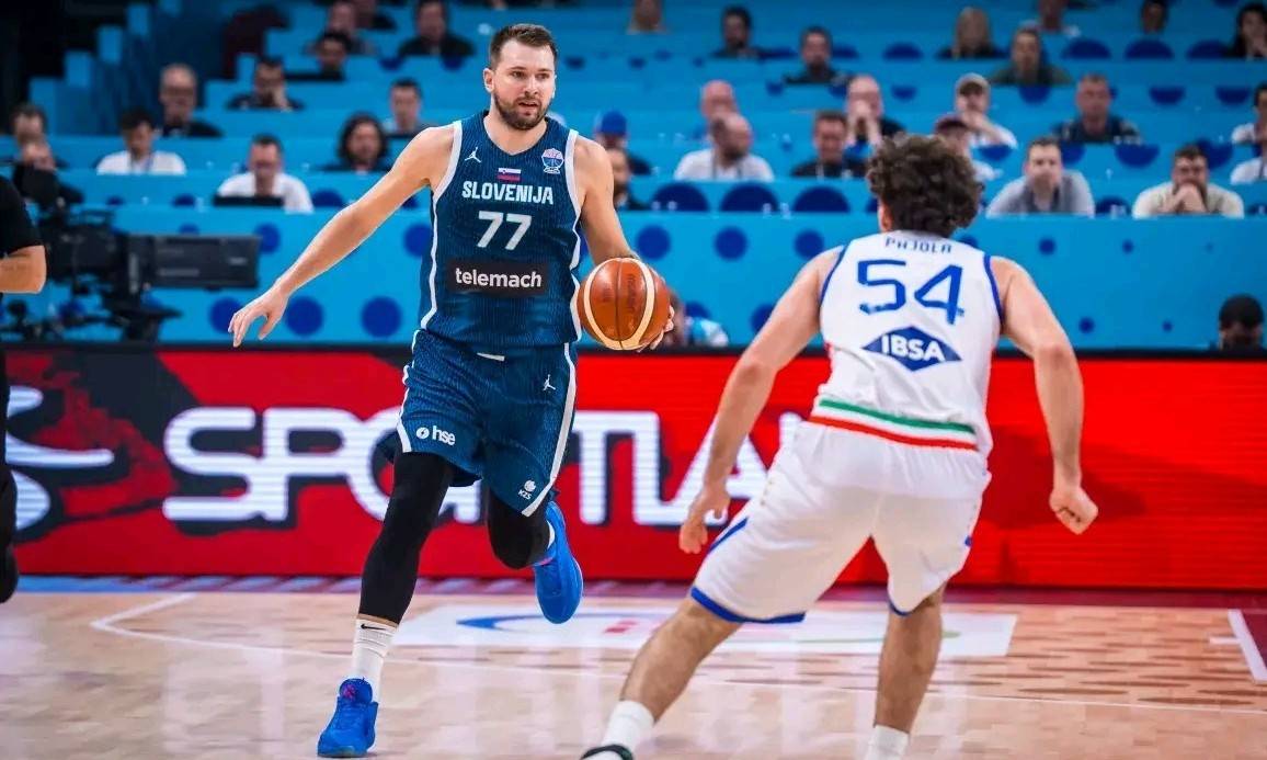 爱游戏网页-关于东契奇在加拿大队比赛中领先优势明显，战术调整引发热议！上演精彩一战的信息